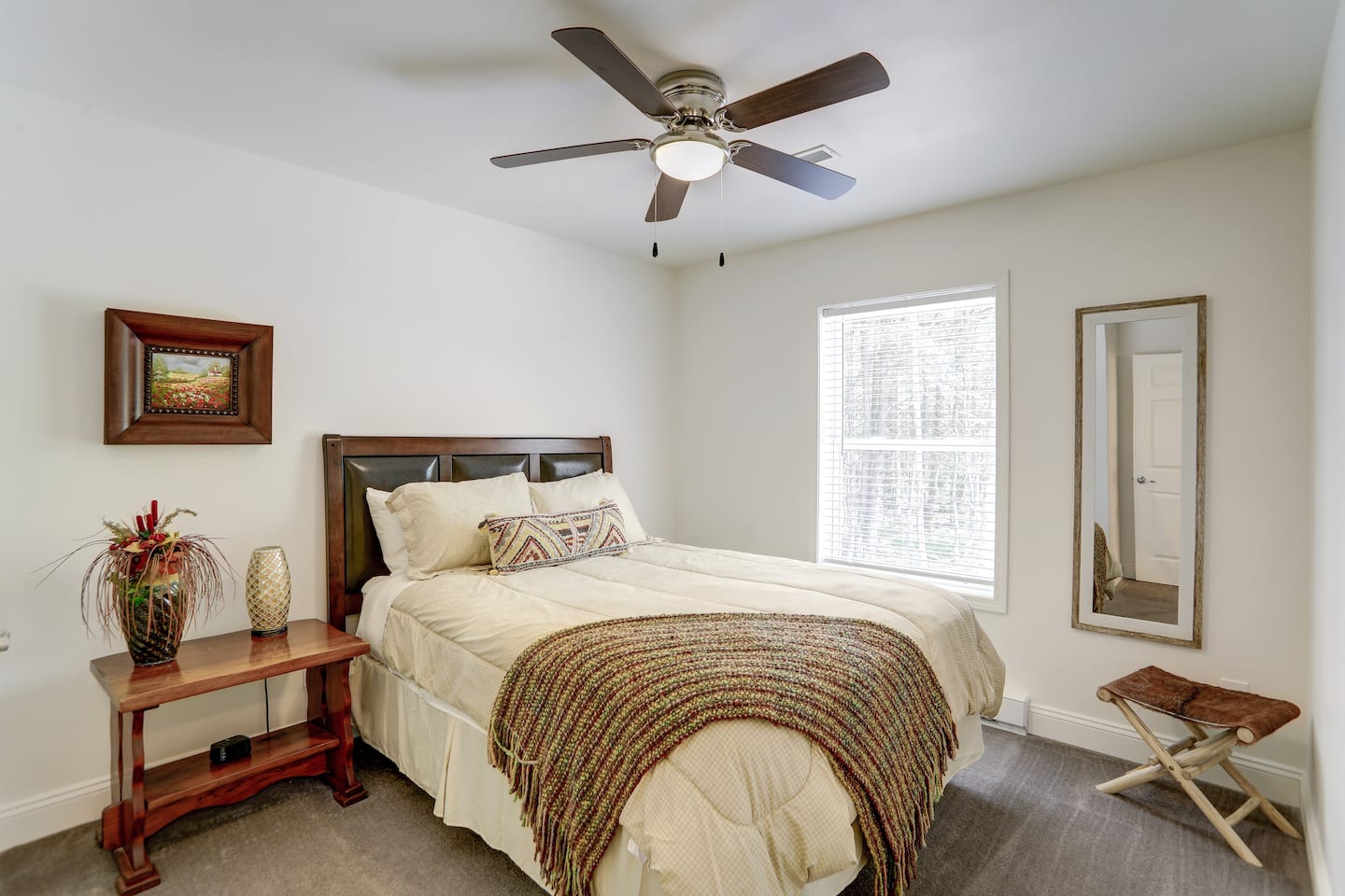 Bedroom 2 at Driftwood Retreat: Queen bed