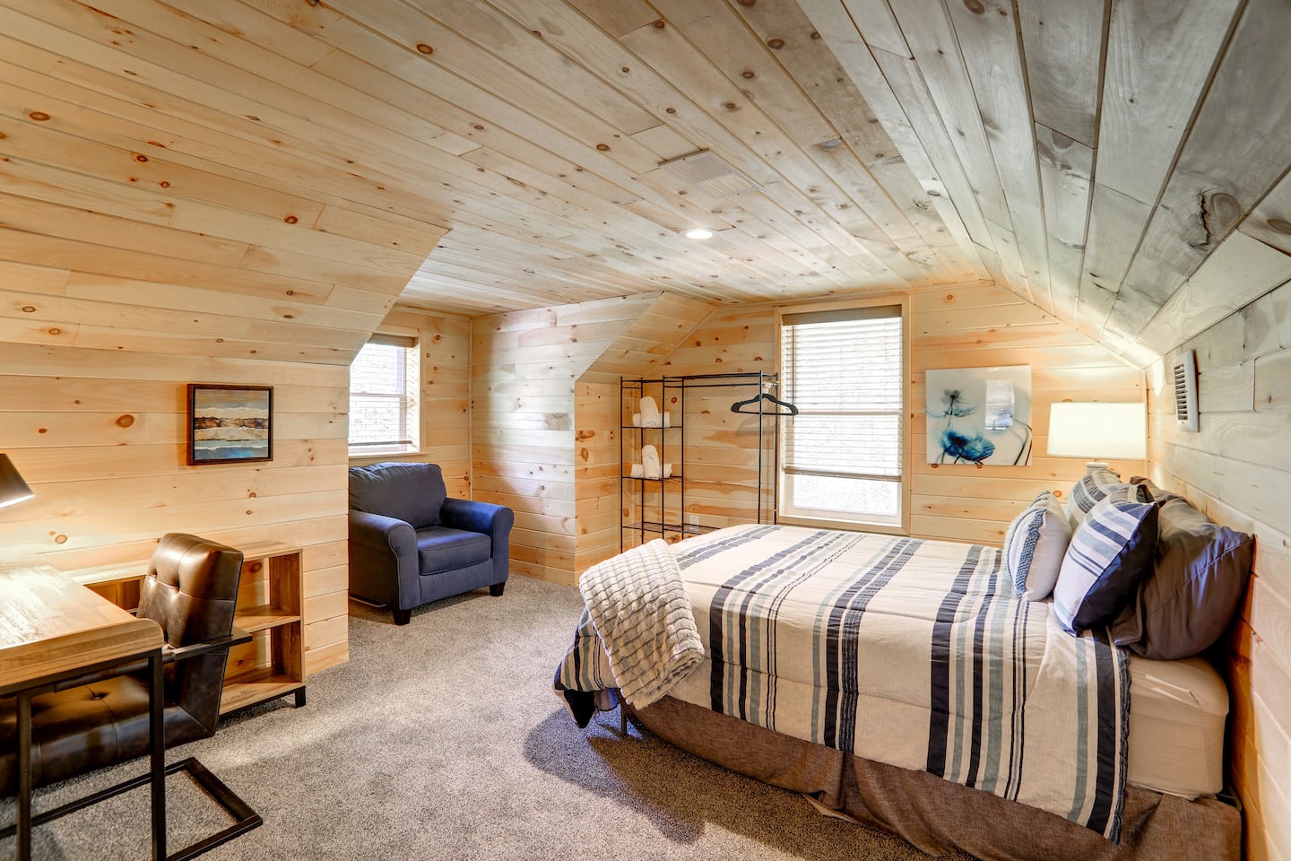 Bedroom 7 at Driftwood Retreat: 2 full beds + 1 twin bed